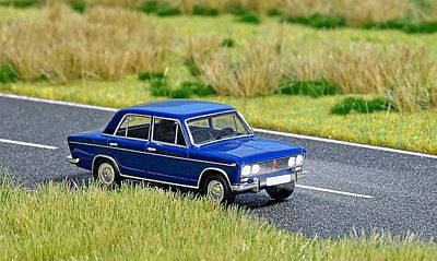 Busch 5660 HO Scale 1973-1982 Lada 1500/2103 Sedan w/Working Headlight ...